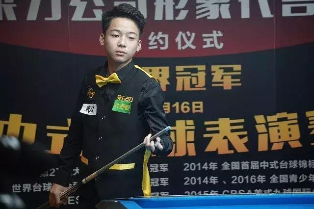 透出了他对 透出了他对